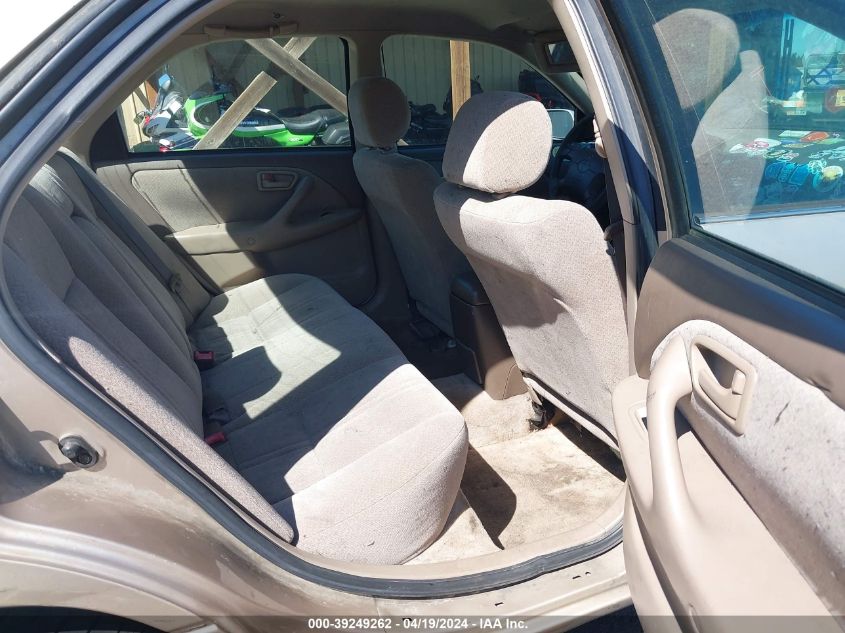 2000 Toyota Camry Le VIN: JT2BG22K6Y0398009 Lot: 39249262