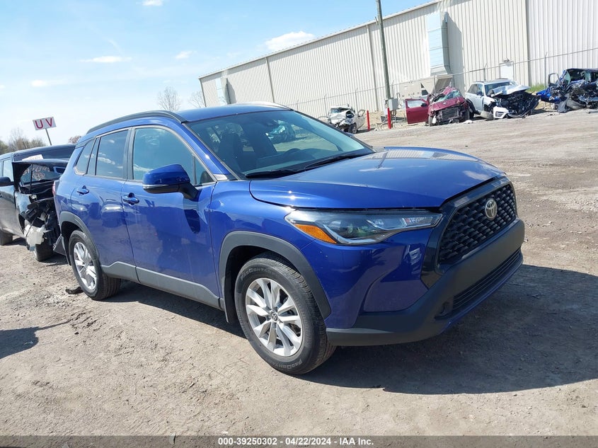 2022 Toyota Corolla Cross Le VIN: 7MUCAABG0NV017501 Lot: 39250302