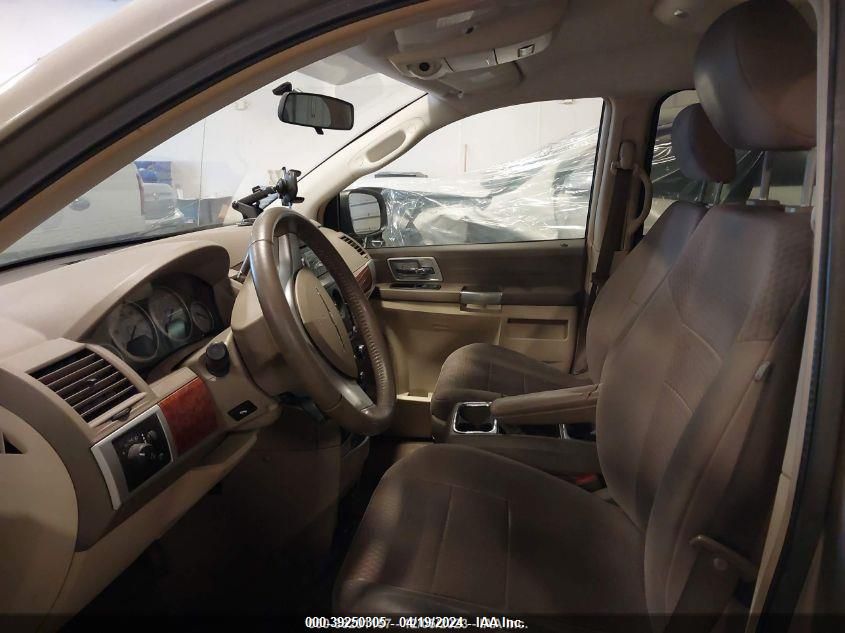 2008 Chrysler Town & Country Touring VIN: 2A8HR54P98R635354 Lot: 39250305