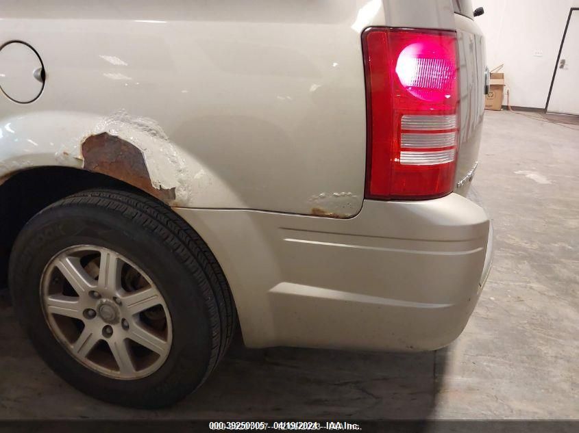 2008 Chrysler Town & Country Touring VIN: 2A8HR54P98R635354 Lot: 39250305