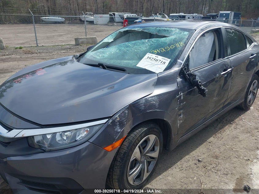 VIN 2HGFC2F52JH569513 2018 HONDA CIVIC LX