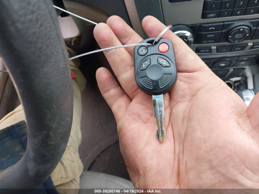 2010 Ford Fusion Se VIN: 3FAHP0HA1AR250575 Lot: 39250748