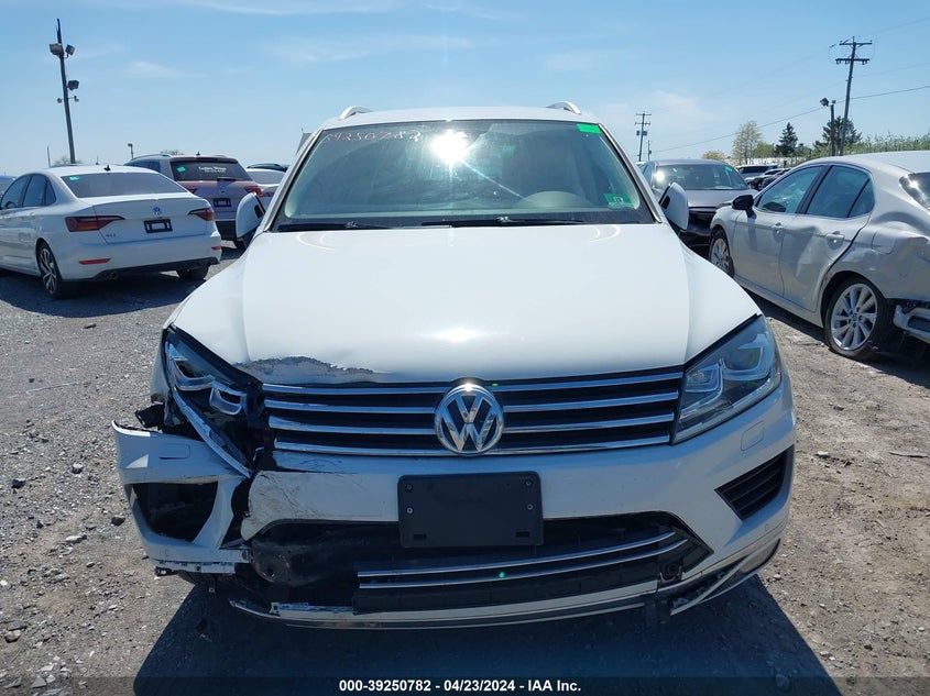 2016 VOLKSWAGEN TOUAREG VR6 EXECUTIVE/VR6 LUX/VR6 SPORT - WVGEF9BP4GD009172