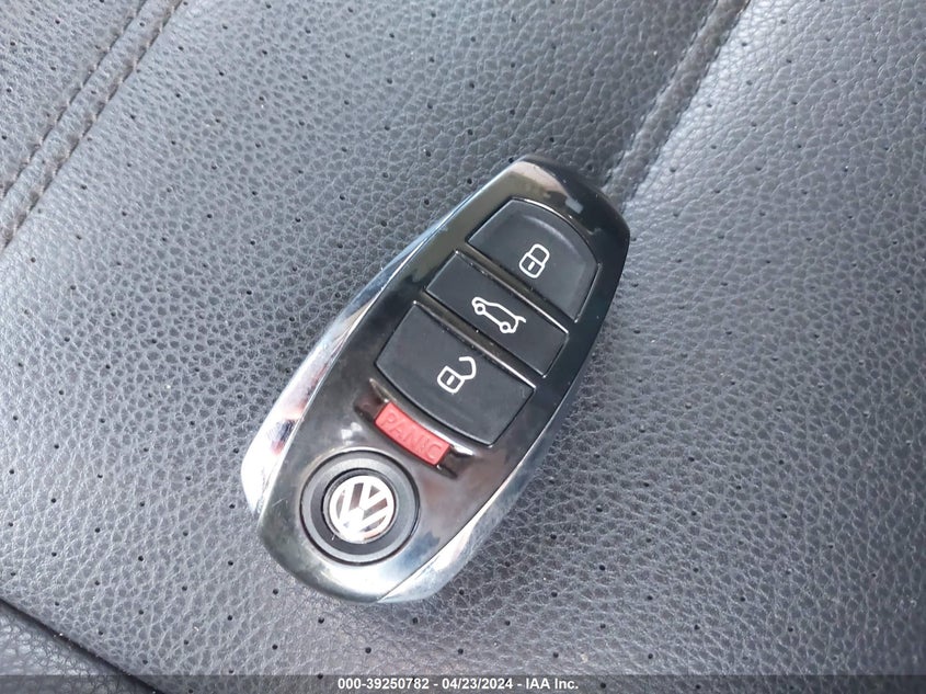 2016 VOLKSWAGEN TOUAREG VR6 EXECUTIVE/VR6 LUX/VR6 SPORT - WVGEF9BP4GD009172