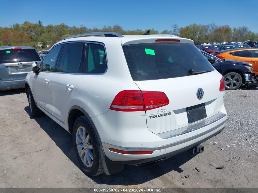 2016 VOLKSWAGEN TOUAREG VR6 EXECUTIVE/VR6 LUX/VR6 SPORT - WVGEF9BP4GD009172