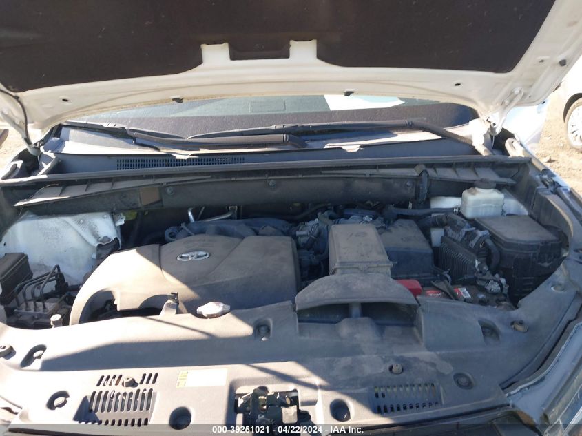 2018 Toyota Highlander Limited Platinum VIN: 5TDDZRFH8JS496656 Lot: 39251021