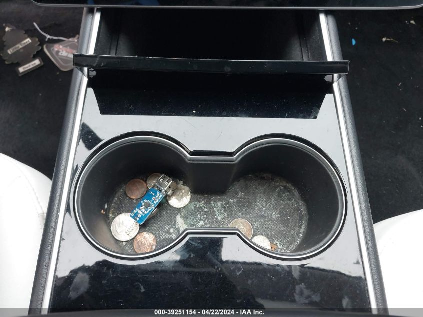 2020 Tesla Model 3 Standard Range Plus Rear-Wheel Drive/Standard Range Rear-Wheel Drive VIN: 5YJ3E1EA2LF806899 Lot: 39251154