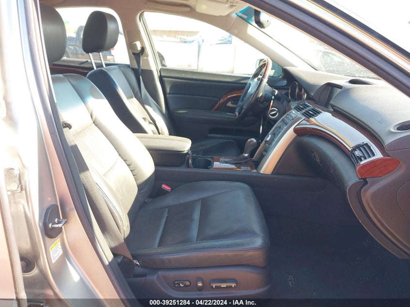 2010 Acura Rl 3.7 VIN: JH4KB2F6XAC000175 Lot: 39251284