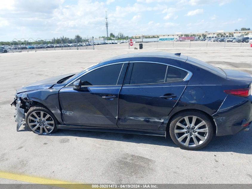 2022 Mazda Mazda3 Premium VIN: 3MZBPADL9NM312723 Lot: 39251473