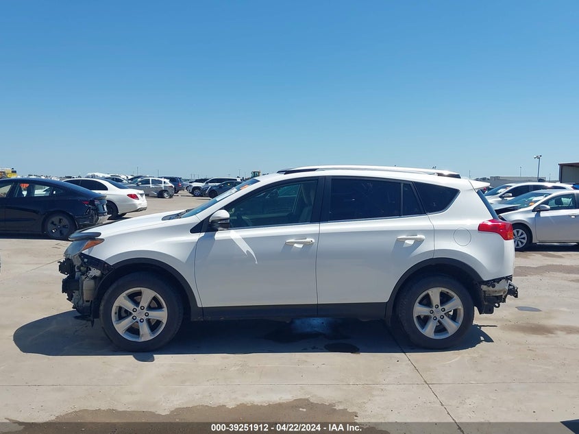 2014 TOYOTA RAV4 XLE - JTMRFREV5ED095279