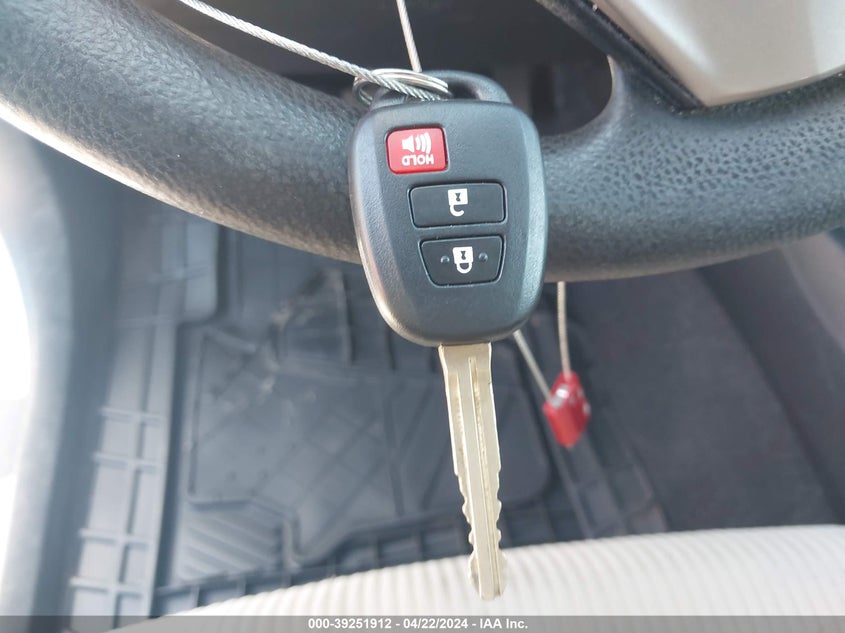 2014 TOYOTA RAV4 XLE - JTMRFREV5ED095279