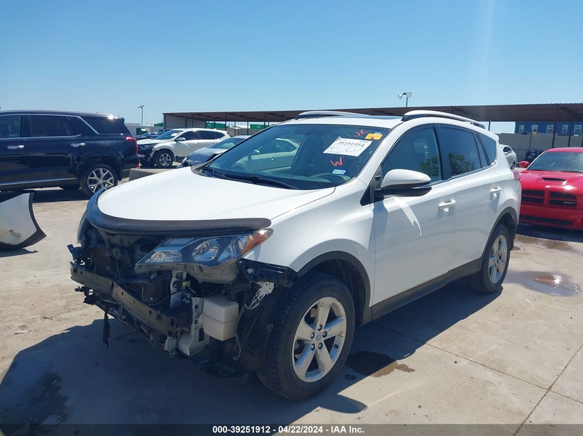 2014 TOYOTA RAV4 XLE - JTMRFREV5ED095279