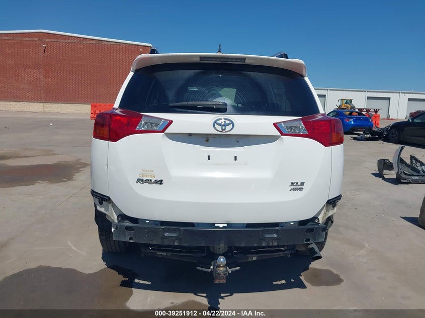 2014 TOYOTA RAV4 XLE - JTMRFREV5ED095279