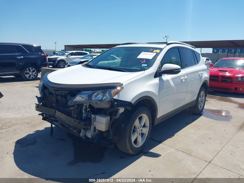 2014 TOYOTA RAV4 XLE - JTMRFREV5ED095279