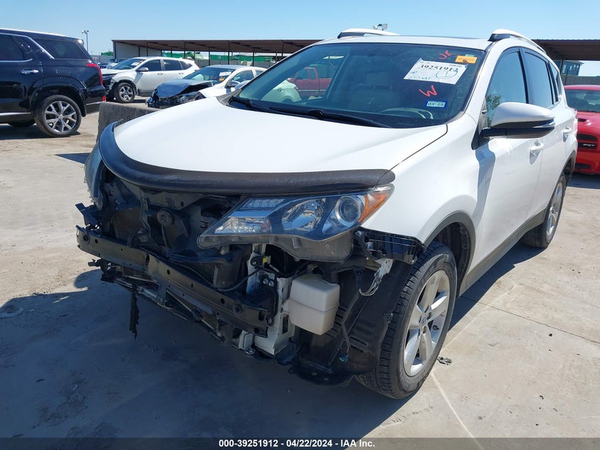 2014 TOYOTA RAV4 XLE - JTMRFREV5ED095279