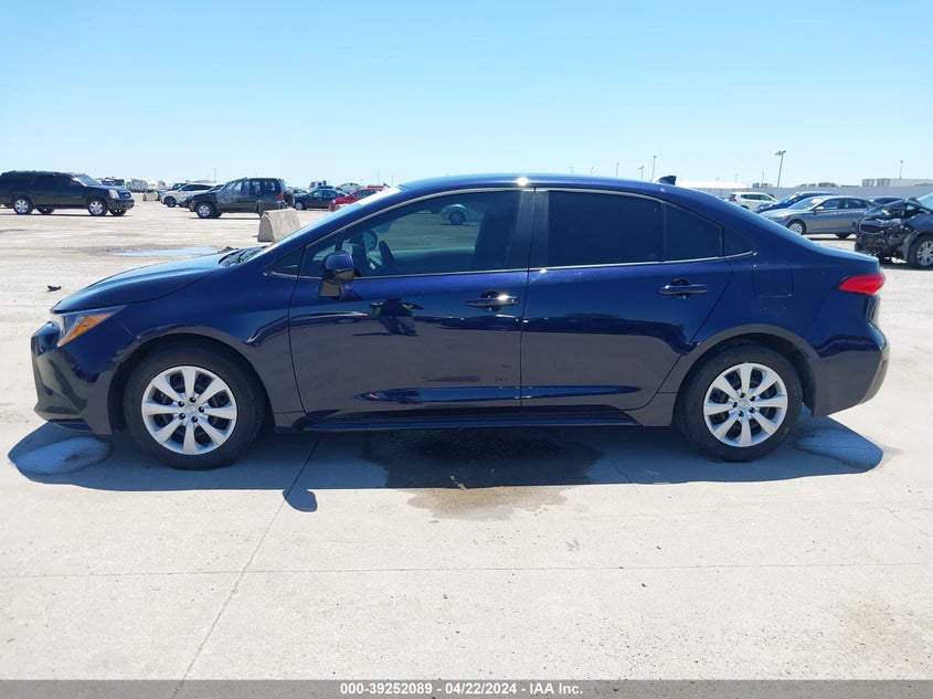2022 TOYOTA COROLLA LE - 5YFEPMAE9NP381086