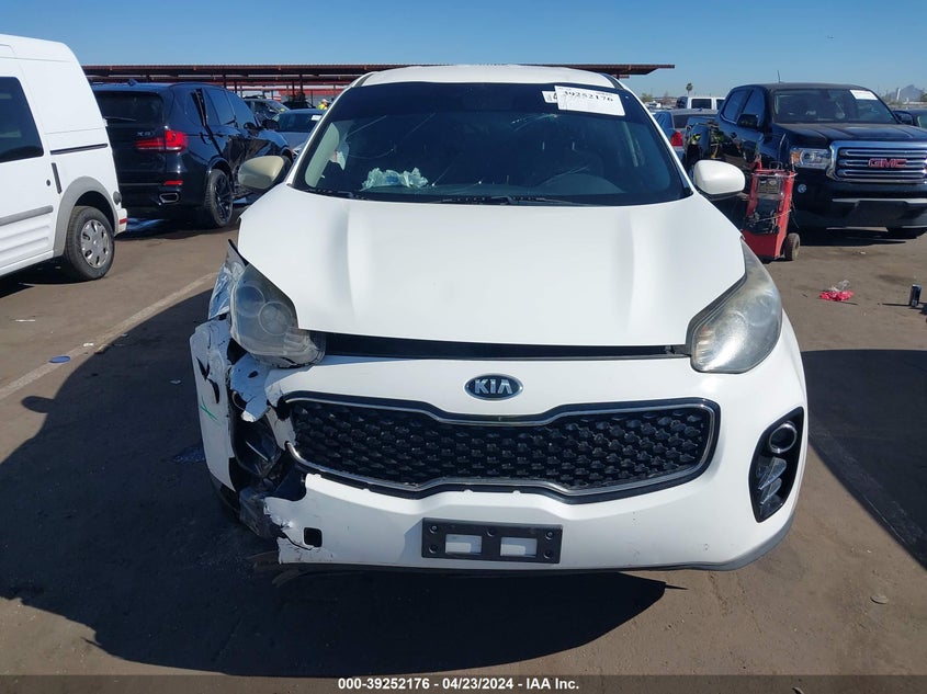 VIN KNDPMCAC7J7371131 2018 KIA SPORTAGE LX