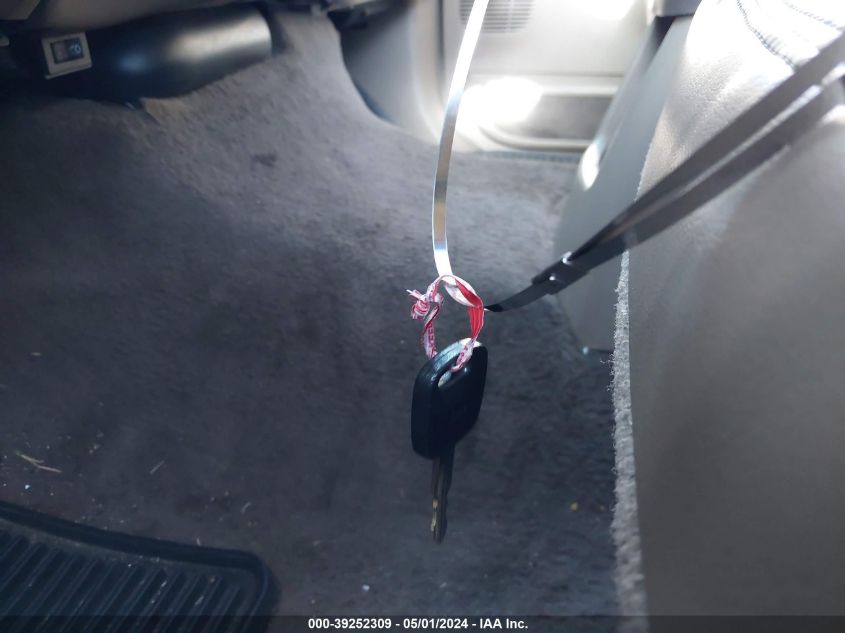 2000 Ford Excursion Xlt VIN: 1FMNU40S2YEB17351 Lot: 39252309