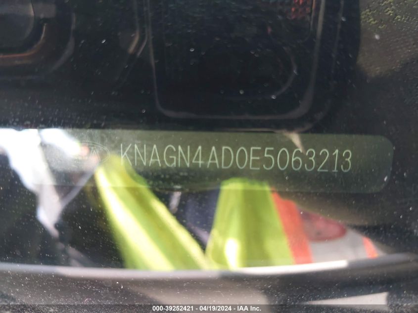 2014 Kia Optima Hybrid Ex VIN: KNAGN4AD0E5063213 Lot: 39252421