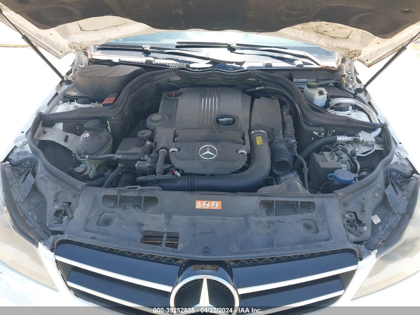 2013 MERCEDES-BENZ C 250 - WDDGJ4HB2DF963144