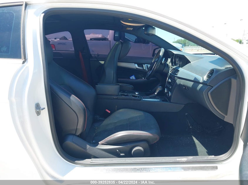 2013 MERCEDES-BENZ C 250 - WDDGJ4HB2DF963144