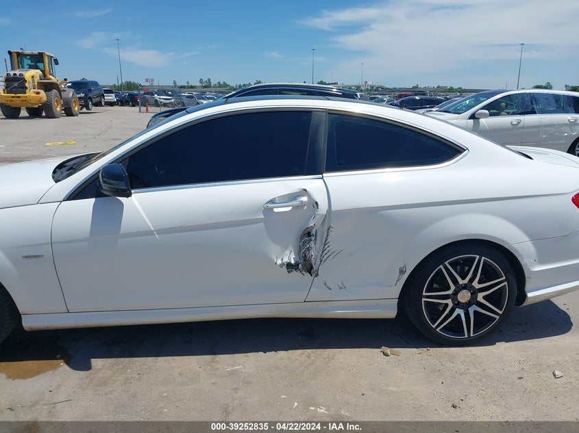 2013 MERCEDES-BENZ C 250 - WDDGJ4HB2DF963144