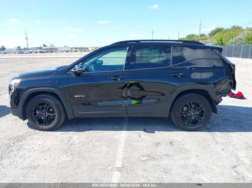 2022 GMC TERRAIN AWD AT4 - 3GKALYEV4NL249138