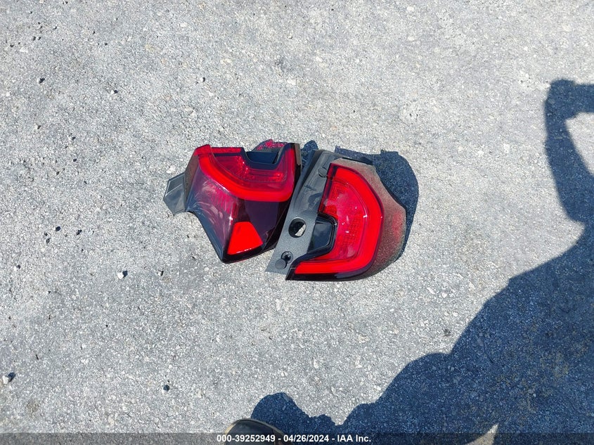 2022 GMC TERRAIN AWD AT4 - 3GKALYEV4NL249138