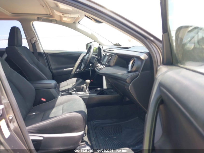 2017 TOYOTA RAV4 XLE - JTMWFREV0HJ119741