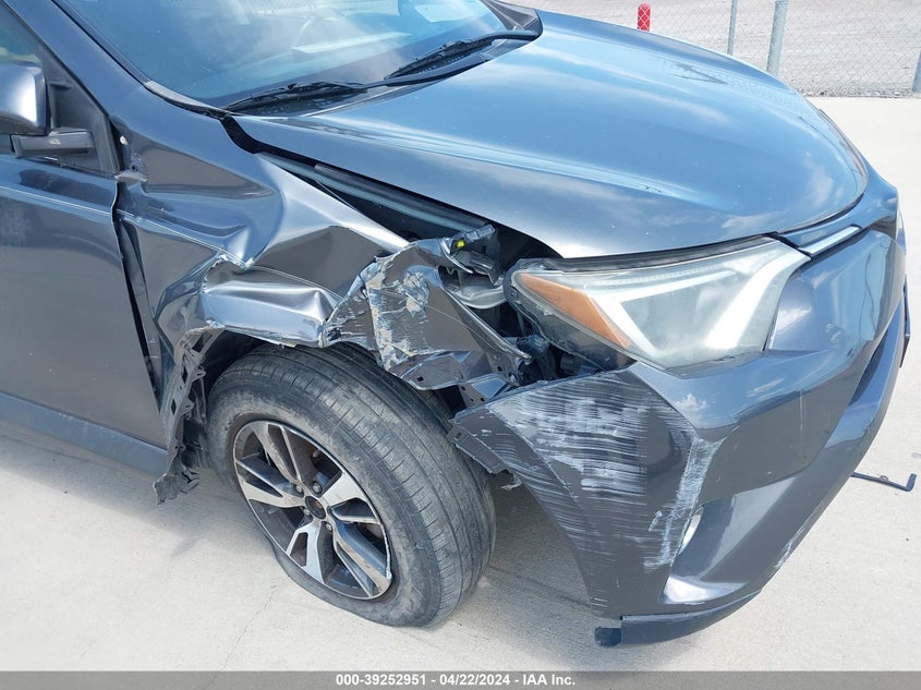 2017 TOYOTA RAV4 XLE - JTMWFREV0HJ119741