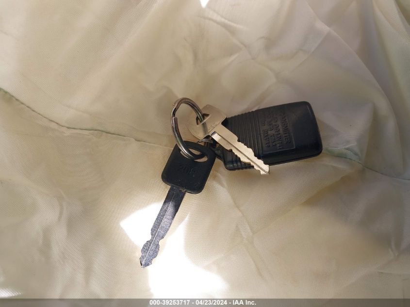 1994 Ford Mustang VIN: 1FALP4048RF237130 Lot: 39253717