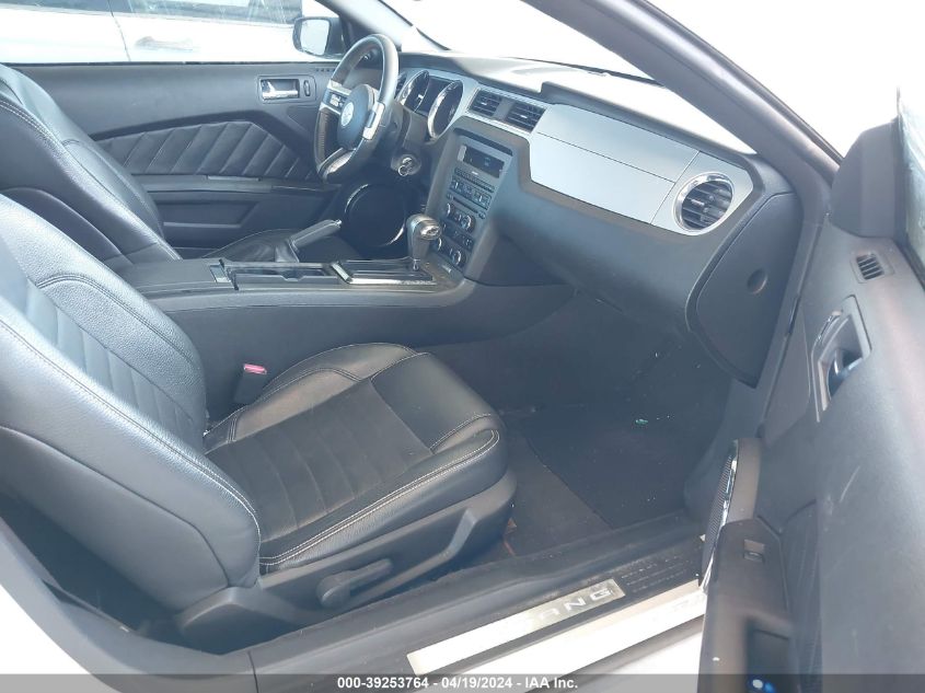 2010 Ford Mustang V6 Premium VIN: 1ZVBP8AN1A5177476 Lot: 39253764