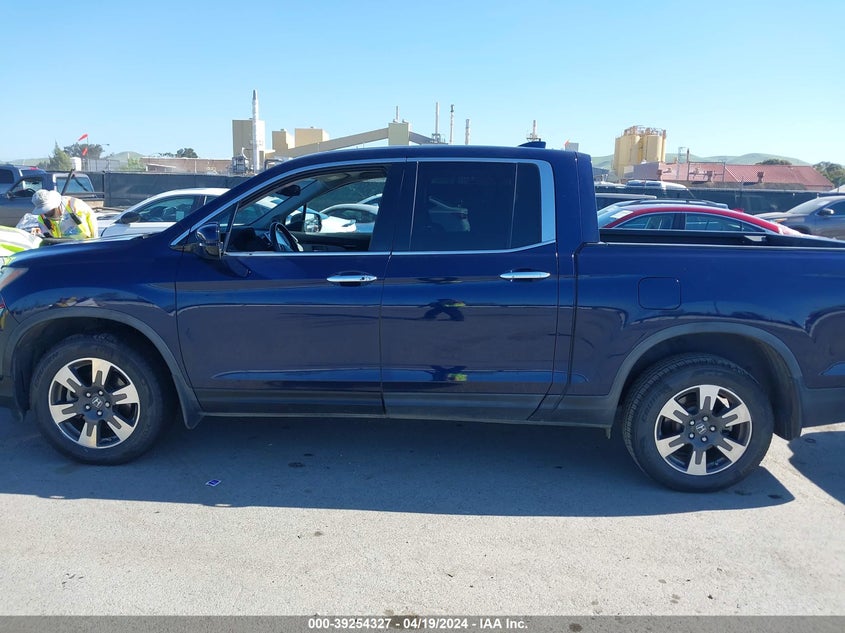VIN 5FPYK3F73HB001926 2017 HONDA RIDGELINE RTL-E