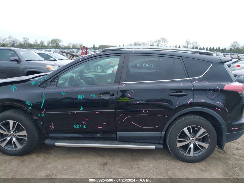 2018 TOYOTA RAV4 ADVENTURE/XLE - 2T3RFREV6JW719796