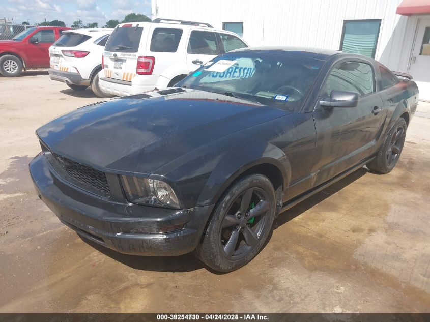 2005 Ford Mustang V6 Deluxe/V6 Premium VIN: 1ZVFT80N855239279 Lot: 39254730