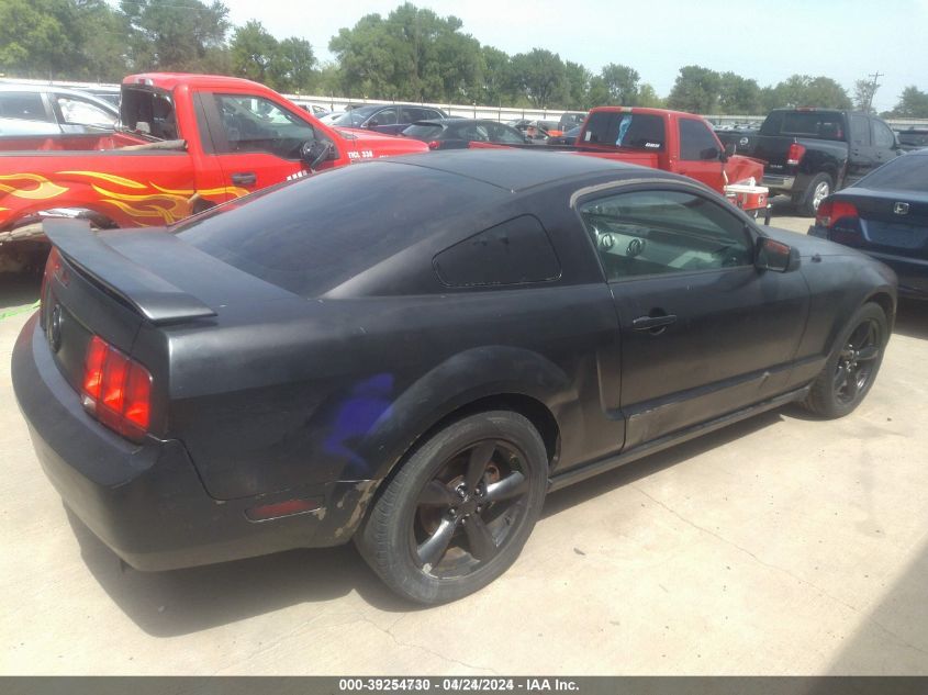 2005 Ford Mustang V6 Deluxe/V6 Premium VIN: 1ZVFT80N855239279 Lot: 39254730