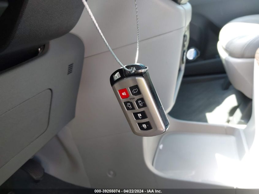 2017 Toyota Sienna Xle 8 Passenger VIN: 5TDYZ3DC0HS900596 Lot: 39255074