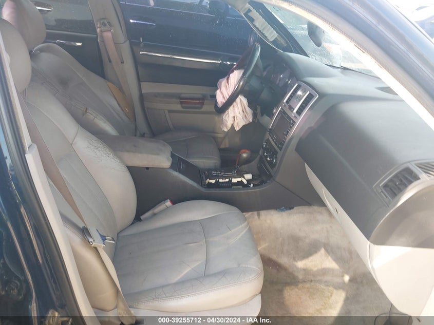 2005 Chrysler 300C VIN: 2C3AK63H05H580747 Lot: 39255712