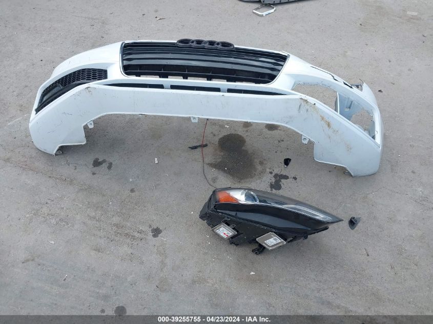 2016 Audi A4 2.0T Premium VIN: WAUAFAFL8GN012272 Lot: 39255755