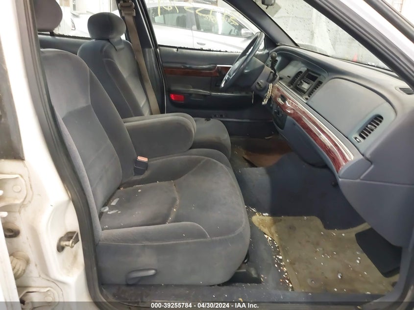 2001 Mercury Grand Marquis Gs VIN: 2MEFM74W21X657826 Lot: 39255784