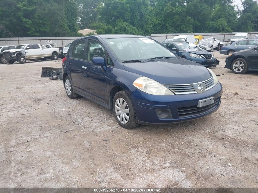 2009 Nissan Versa 1.8S VIN: 3N1BC13EX9L385647 Lot: 39256270