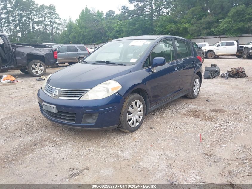 2009 Nissan Versa 1.8S VIN: 3N1BC13EX9L385647 Lot: 39256270