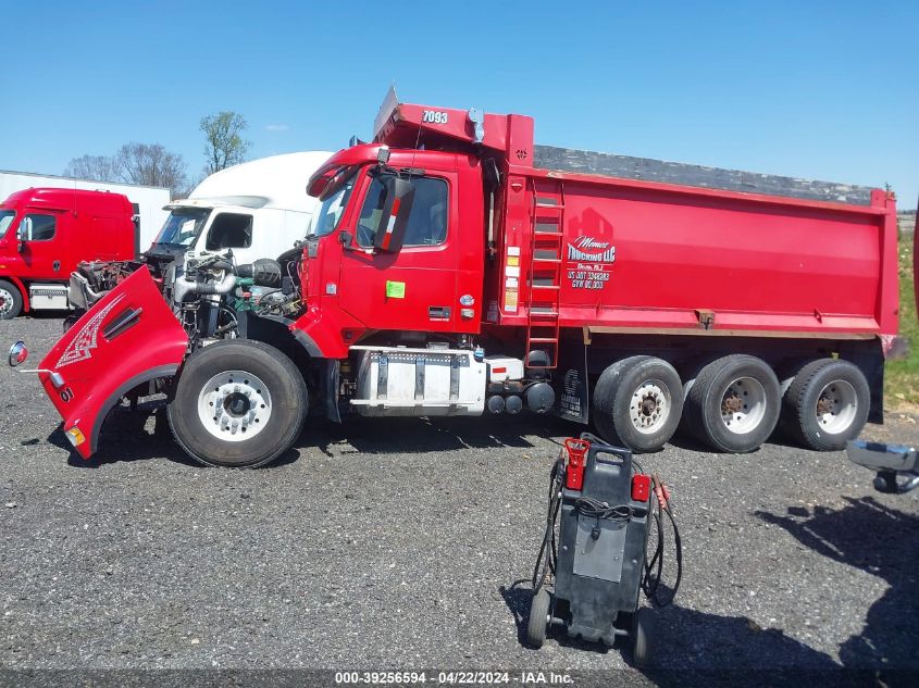 2016 Volvo Vhd VIN: 4V5K99EJ9GN946485 Lot: 39256594