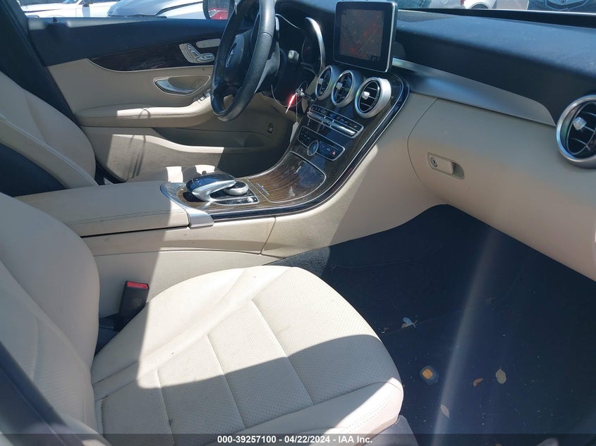 VIN WDDWF4JB8JR376769 2018 MERCEDES-BENZ C 300