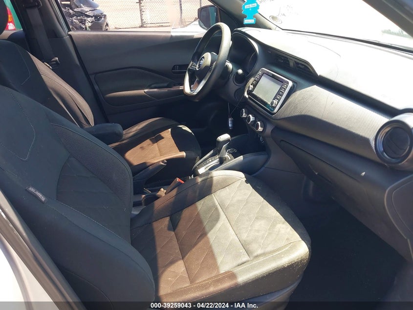 VIN 3N1CP5CU5KL513323 2019 NISSAN KICKS S