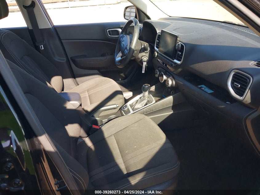 2022 Hyundai Venue Sel VIN: KMHRC8A30NU134640 Lot: 39260273