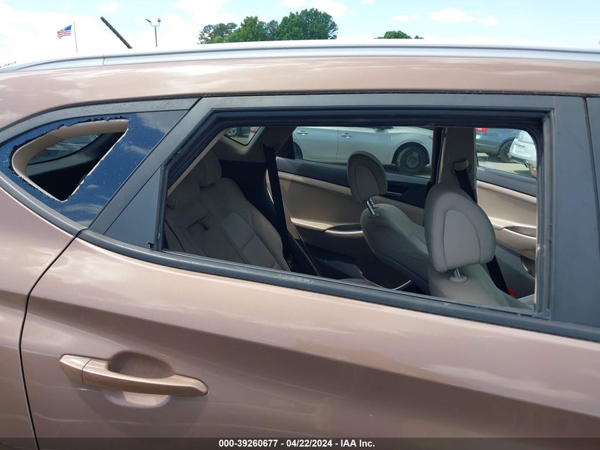 2017 HYUNDAI TUCSON SE - KM8J33A48HU260726