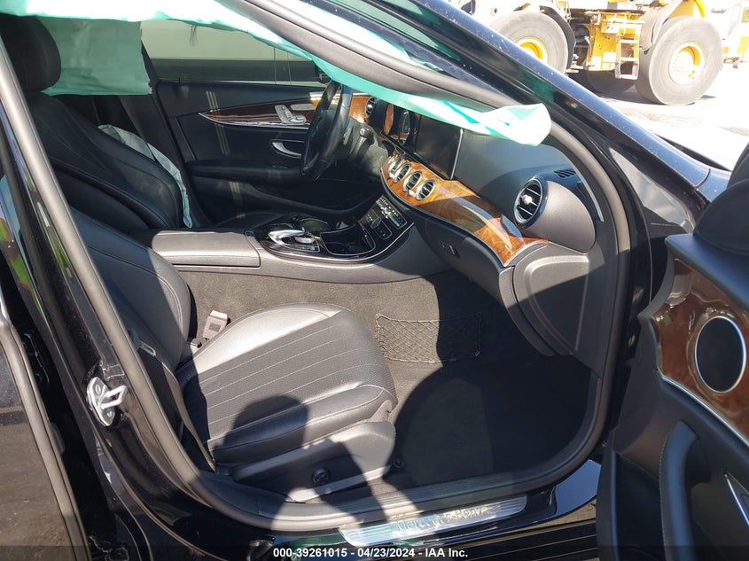2018 MERCEDES-BENZ E 300 - WDDZF4JBXJA300594