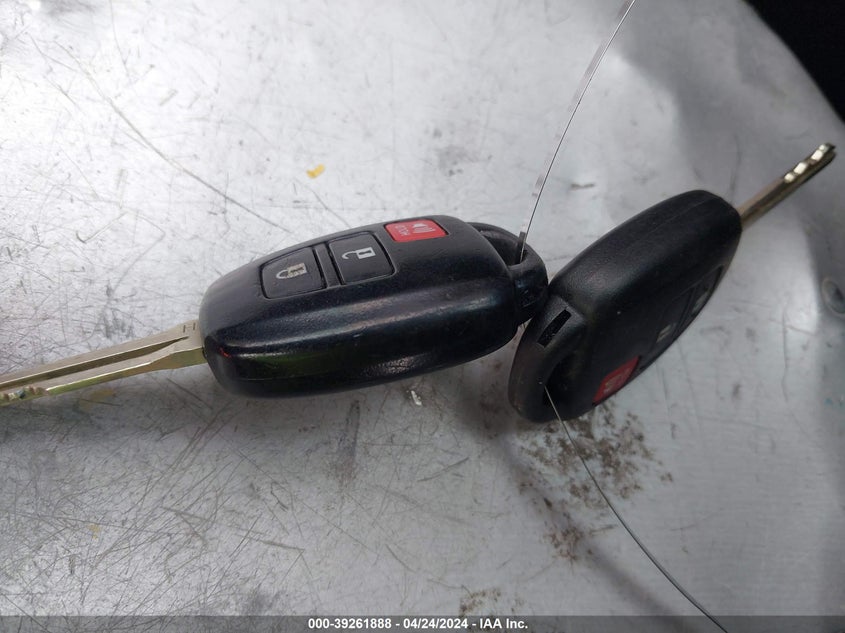 2014 TOYOTA RAV4 XLE - 2T3WFREV7EW086590