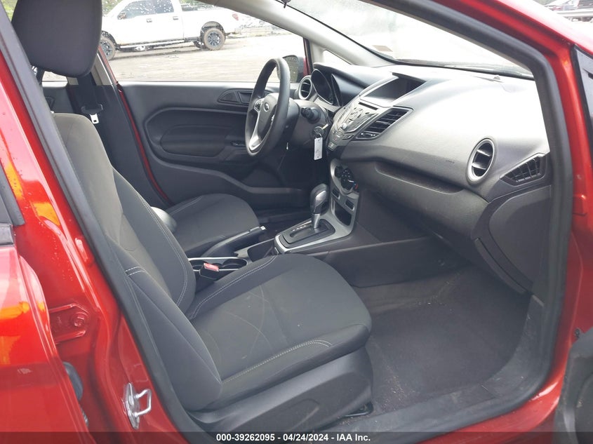 VIN 3FADP4EJ4KM125790 2019 FORD FIESTA SE